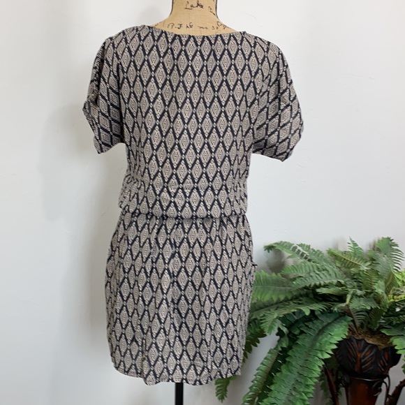 Adorable Patterned Dress - Picture 7 of 10